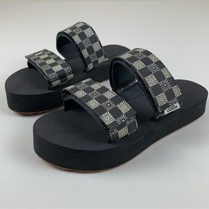 Vans Women's Cayucas Slide Mega Platform Casual Sandals